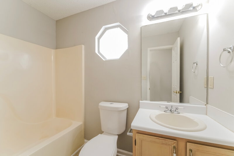 1,635/Mo, 1464 Cain Court N Douglasville, GA 30134 Bathroom View