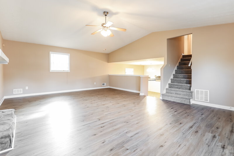 1,535/Mo, 7328 Camelot Court Riverdale, GA 30296 Living Room View 3