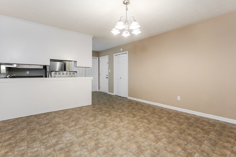 1,535/Mo, 7328 Camelot Court Riverdale, GA 30296 Dining Room View 2