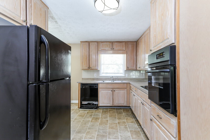 1,985/Mo, 2906 Elizabeth Lane Snellville, GA 30078 Kitchen View 3