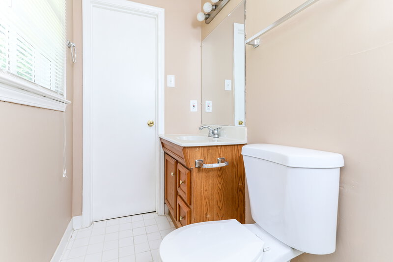 1,985/Mo, 2906 Elizabeth Lane Snellville, GA 30078 Master Bathroom View