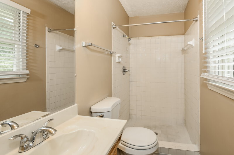 1,855/Mo, 2906 Elizabeth Lane Snellville, GA 30078 Bathroom View