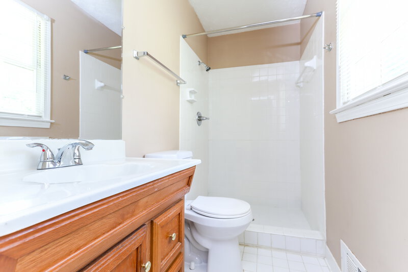 1,985/Mo, 2906 Elizabeth Lane Snellville, GA 30078 Bathroom View 2