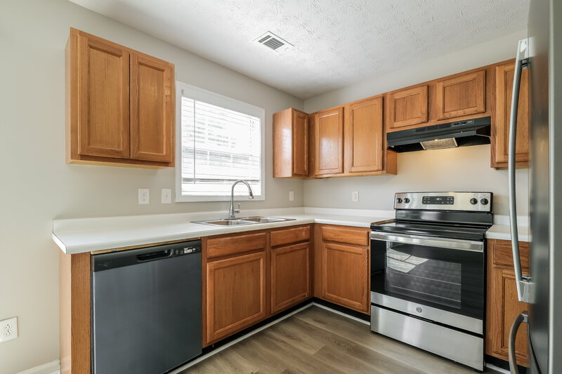 1,895/Mo, 1961 Patterson Park Drive Lawrenceville, GA 30044 Kitchen View 2