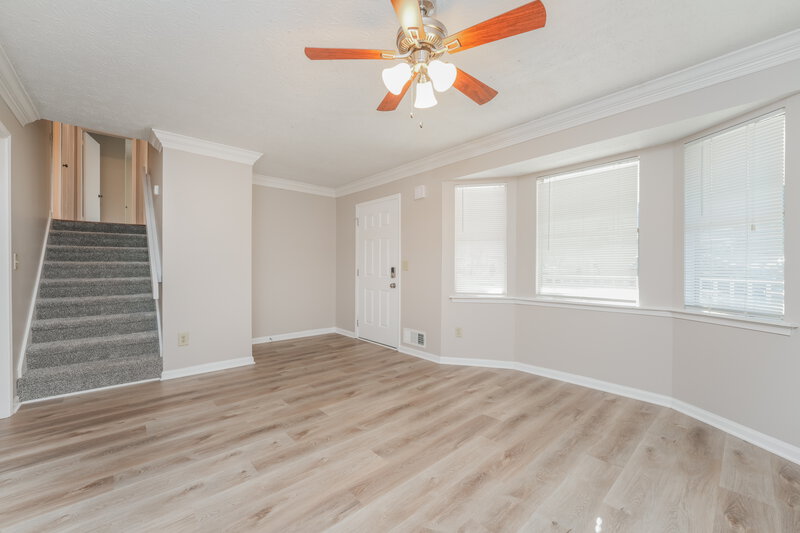 1,820/Mo, 4006 Tanglewood Road Snellville, GA 30039 Living Room View 2