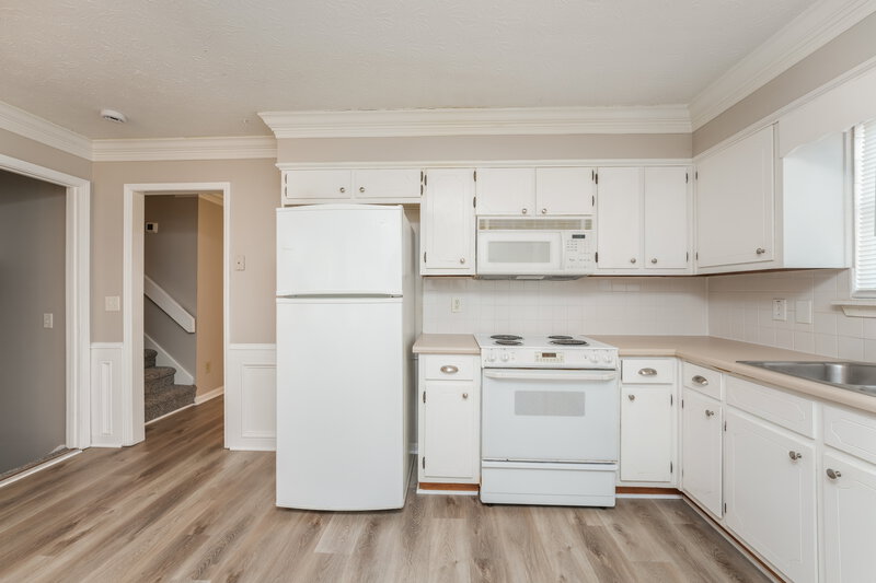 1,820/Mo, 4006 Tanglewood Road Snellville, GA 30039 Kitchen View 2