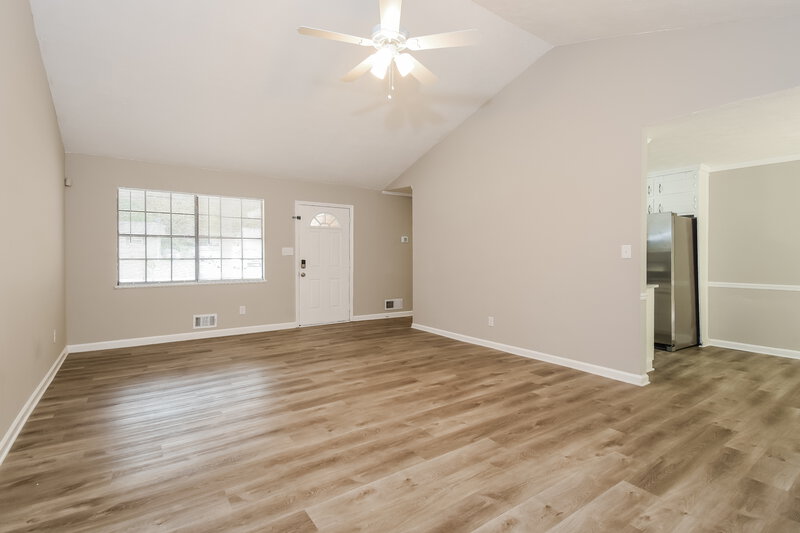 0/Mo, 6378 Valley Brook Drive Riverdale, GA 30274 Living Room View