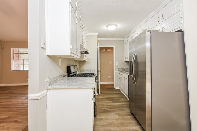 0/Mo, 6378 Valley Brook Drive Riverdale, GA 30274 Kitchen View