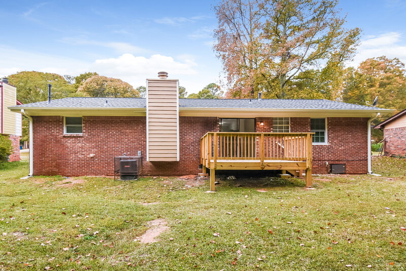 0/Mo, 6378 Valley Brook Drive Riverdale, GA 30274 Rear View