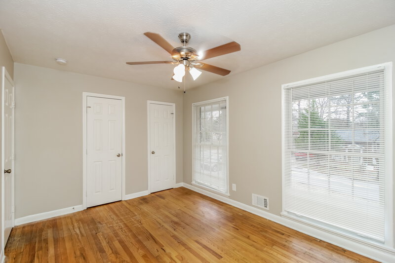 1,600/Mo, 554 Roxbury Drive Riverdale, GA 30274 Main Bedroom View