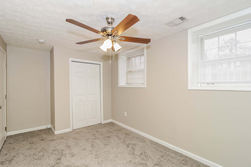 1,600/Mo, 554 Roxbury Drive Riverdale, GA 30274 Bedroom View