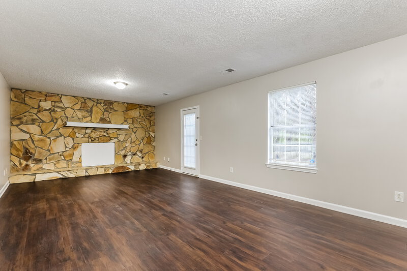 2,560/Mo, 1367 Misty Ridge Court Hampton, GA 30228 Living Room View