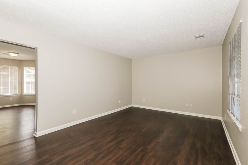 1,990/Mo, 1367 Misty Ridge Court Hampton, GA 30228 Living Room View