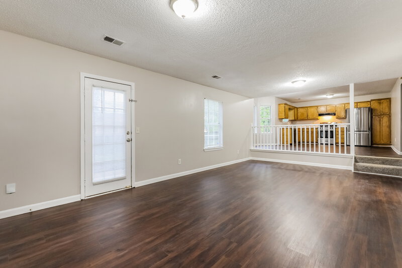 2,560/Mo, 1367 Misty Ridge Court Hampton, GA 30228 Living Room View 2