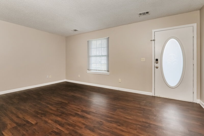 2,560/Mo, 1367 Misty Ridge Court Hampton, GA 30228 Family Room View