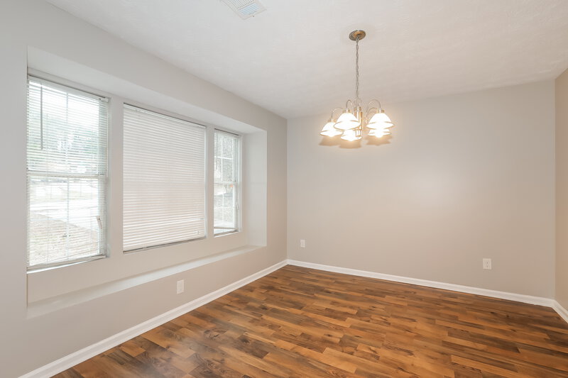 0/Mo, 878 Forest Path Stone Mountain, GA 30088 Dining Room View