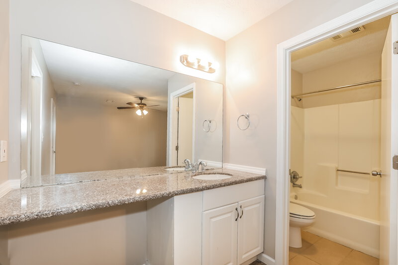 0/Mo, 878 Forest Path Stone Mountain, GA 30088 Main Bathroom View 2