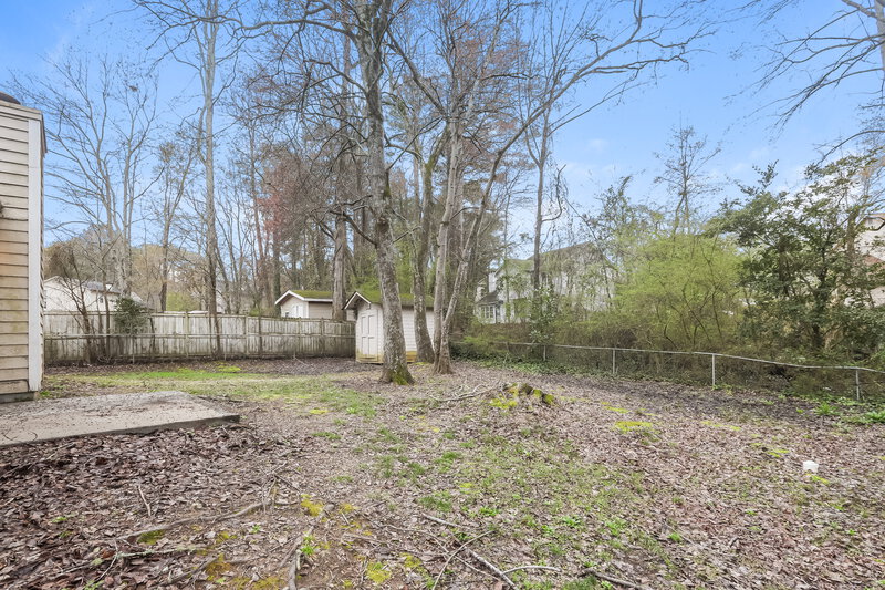 0/Mo, 878 Forest Path Stone Mountain, GA 30088 Rear View