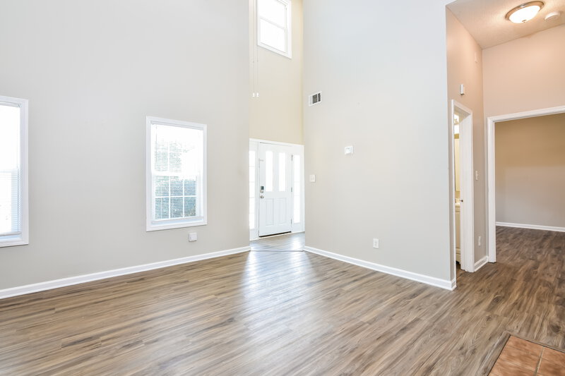 1,900/Mo, 3443 Oaktree Way Lithonia, GA 30038 Living Room View 2