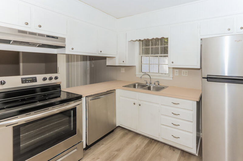 1,525/Mo, 6881 Vesta Brook Drive Morrow, GA 30260 Kitchen View