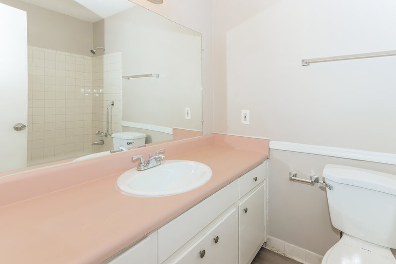 1,525/Mo, 6881 Vesta Brook Drive Morrow, GA 30260 Main Bathroom View