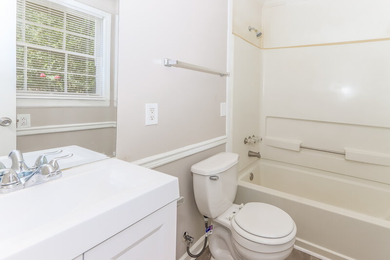 1,525/Mo, 6881 Vesta Brook Drive Morrow, GA 30260 Bathroom View