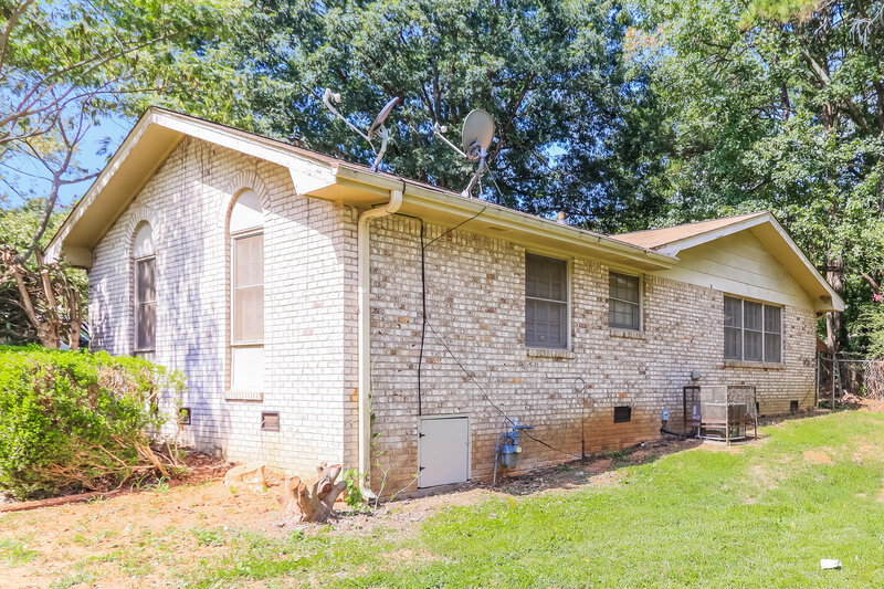 1,525/Mo, 6881 Vesta Brook Drive Morrow, GA 30260 Rear View 2