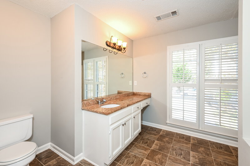 2,025/Mo, 2660 Windstream Way Lawrenceville, GA 30044 Main Bathroom View