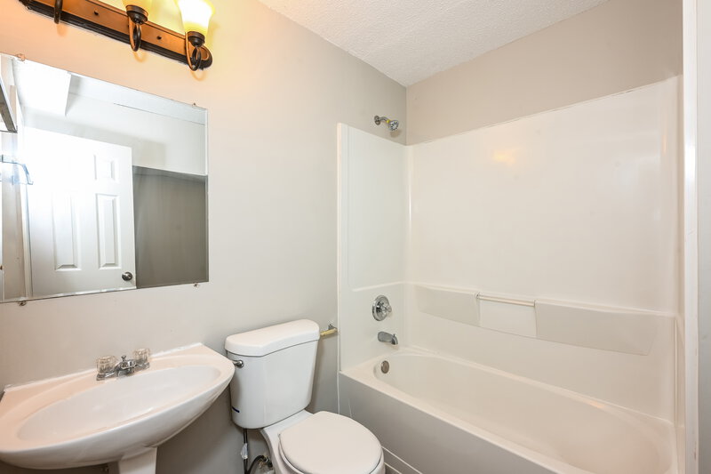 2,025/Mo, 2660 Windstream Way Lawrenceville, GA 30044 Bathroom View