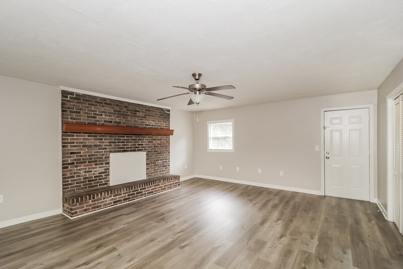 1,595/Mo, 2063 Woodbine Circle Austell, GA 30168 Family Room View 2