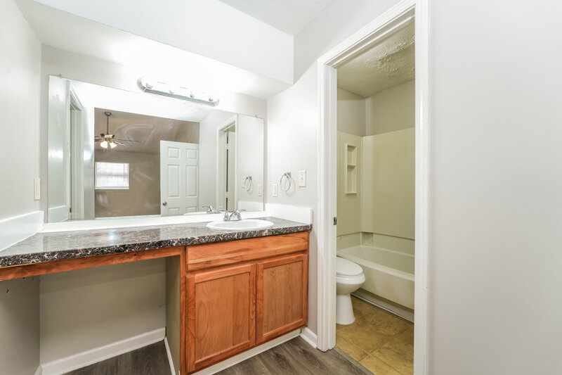 2,330/Mo, 6164 Saint Christophers Court Lithonia, GA 30058 Main Bathroom View