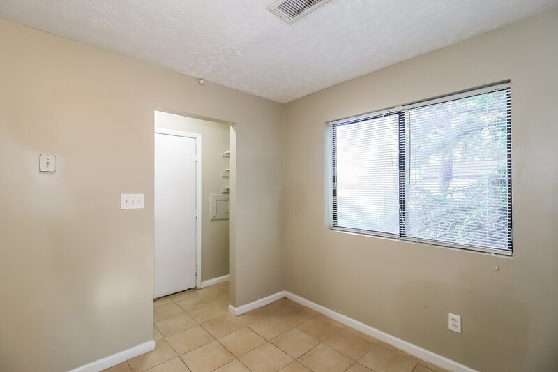 1,815/Mo, 469 Sherwood Greens Stone Mountain, GA 30087 Breakfast Nook View