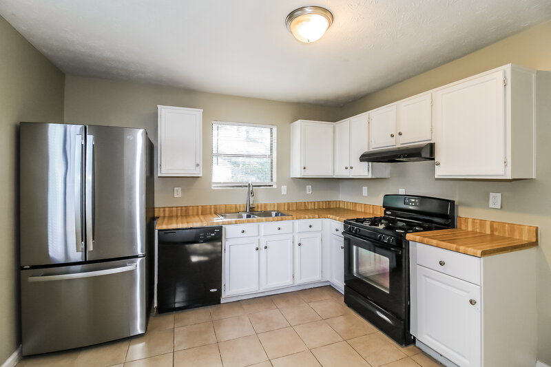 1,815/Mo, 469 Sherwood Greens Stone Mountain, GA 30087 Kitchen View