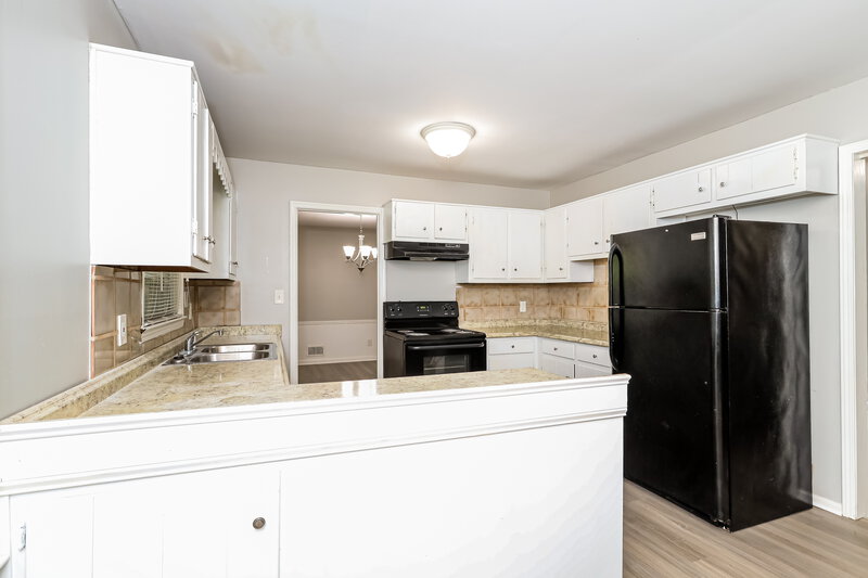 2,810/Mo, 3949 Appleton Court Decatur, GA 30034 Kitchen View 2