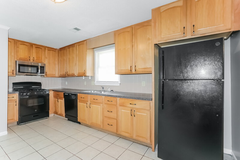 2,850/Mo, 2270 Seedling Lane Lawrenceville, GA 30043 Kitchen View