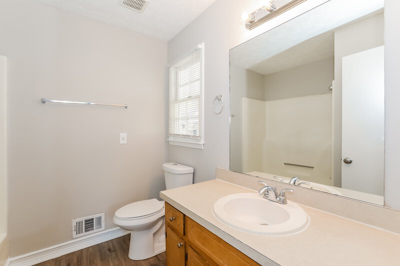 1,730/Mo, 2619 Majestic Circle Dacula, GA 30019 Main Bathroom View