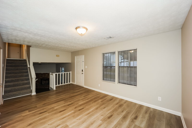 1,580/Mo, 3840 Chimney Mill Court Ellenwood, GA 30294 Living Room View 2