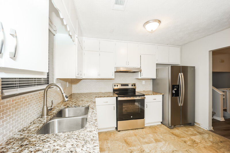 1,580/Mo, 3840 Chimney Mill Court Ellenwood, GA 30294 Kitchen View