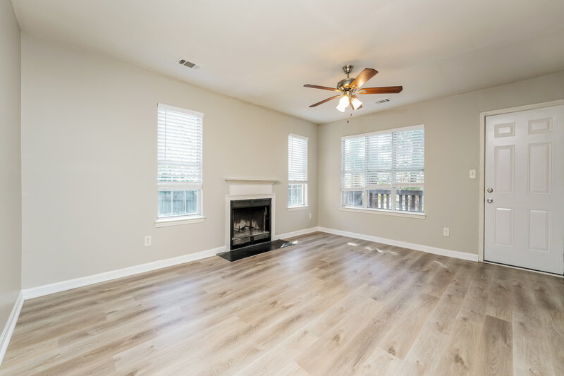 2,285/Mo, 3213 Kings Glen Drive Decatur, GA 30034 Living Room View