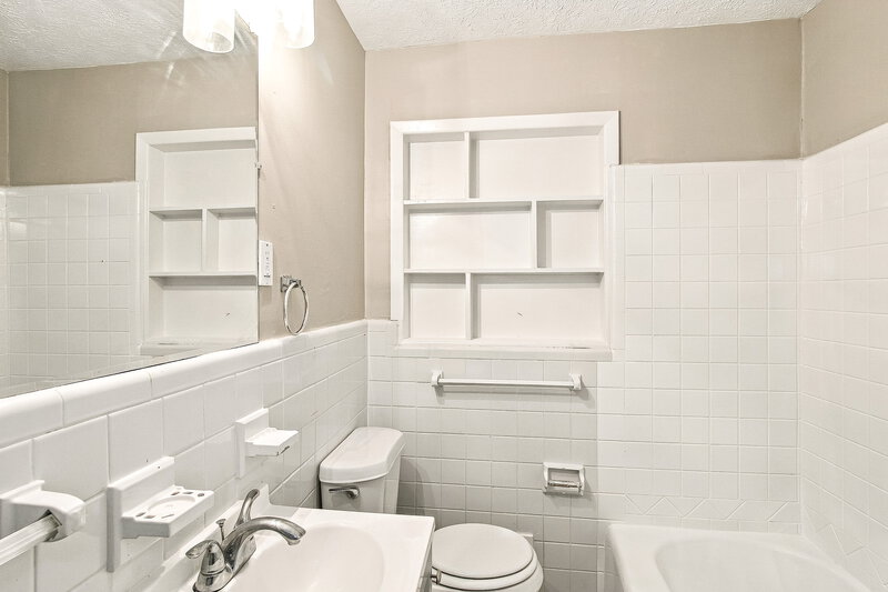 1,515/Mo, 5585 Greenwood Way Forest Park, GA 30297 Bathroom View