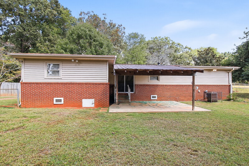 1,515/Mo, 5585 Greenwood Way Forest Park, GA 30297 Rear View