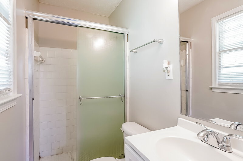 1,485/Mo, 3736 Paul Street Douglasville, GA 30135 Main Bathroom View
