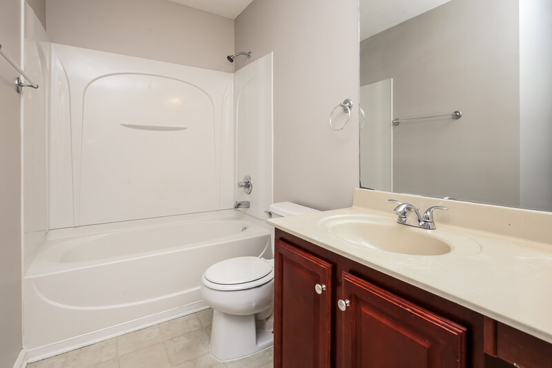 2,100/Mo, 3098 Farmstead Court Snellville, GA 30017 Bathroom View