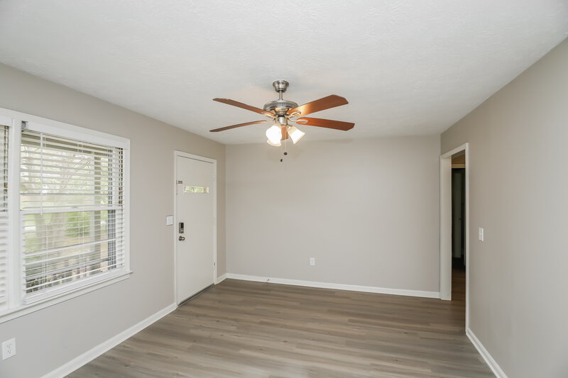 1,615/Mo, 250 Spanish Trails Way Dallas, GA 30157 Living Room View 2