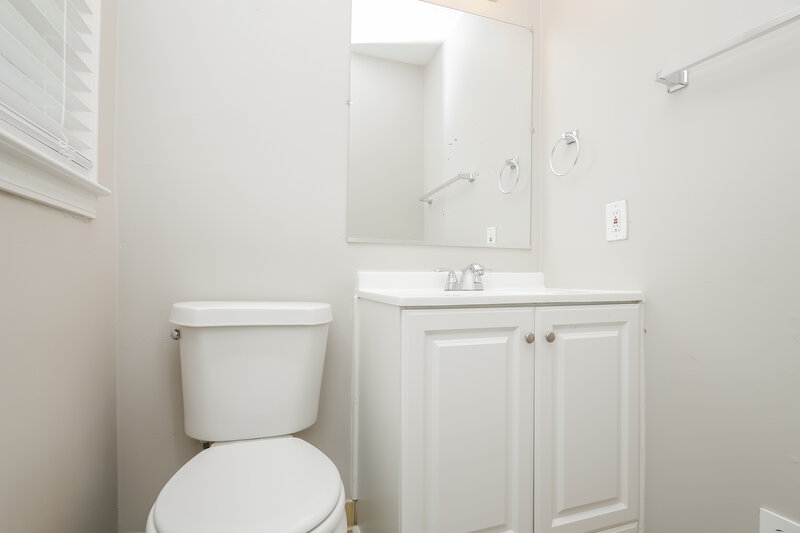 1,615/Mo, 250 Spanish Trails Way Dallas, GA 30157 Bathroom View