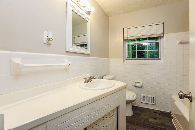 1,605/Mo, 3946 CREEL Drive Lithia Springs, GA 30122 Main Bathroom View