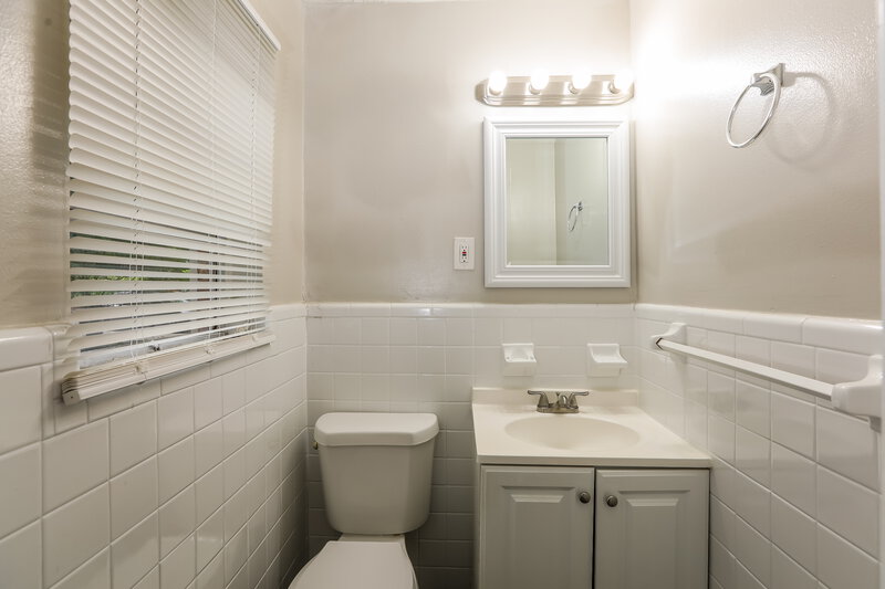 1,605/Mo, 3946 CREEL Drive Lithia Springs, GA 30122 Main Bathroom View 2
