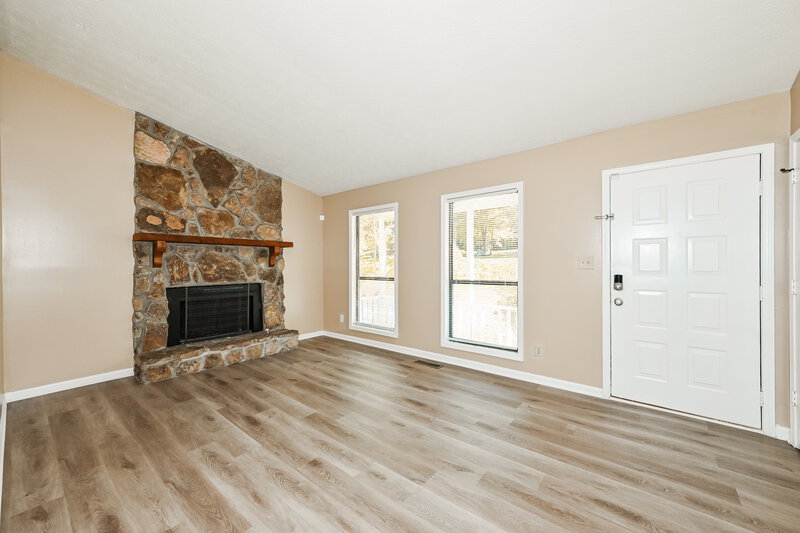 1,880/Mo, 5088 Phillip Court Stone Mountain, GA 30087 Living Room View 2