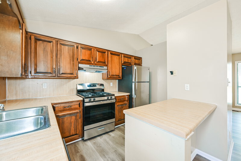 1,880/Mo, 5088 Phillip Court Stone Mountain, GA 30087 Kitchen View