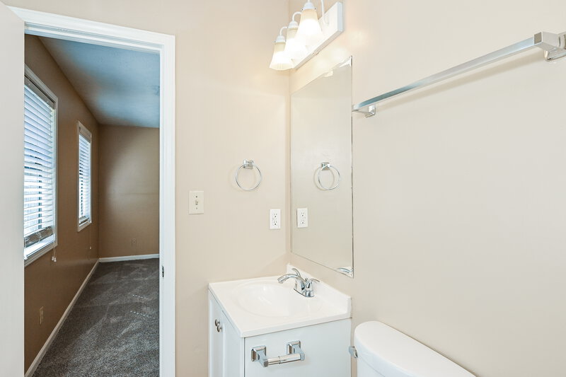 1,880/Mo, 5088 Phillip Court Stone Mountain, GA 30087 Main Bathroom View 2